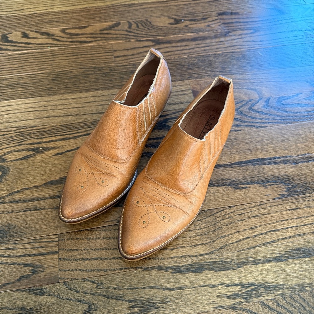 SixtySeven brown leather pointed-toe booties western-style stitching
